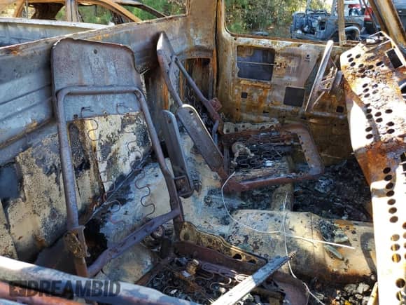 1982 Chevrolet Silverado 1500 с VIN 1GCDC14H3CF363828, выставлен на аукционе Copart как лот 82091054 с пробегом Не указан миль и Списание • Salvage title. История ставок и продаж доступна на DreamBid. Изображение 10.