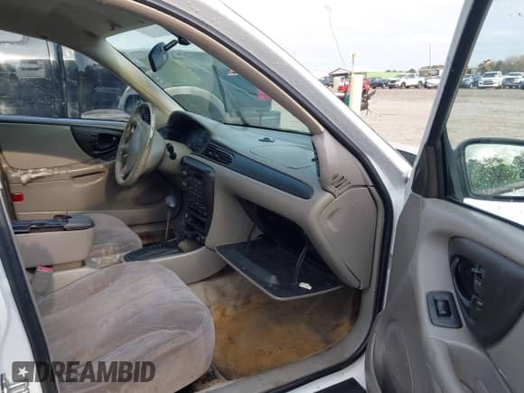 2004 Chevrolet Malibu Classic z VIN 1G1ND52F04M655324, wystawiony jako IAAI lot #41840800 z przebiegiem 230 074 mil mil oraz . Historia ofert i sprzedaży dostępna na DreamBid. Obrazek 5.