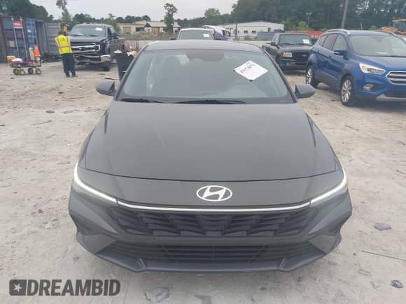 2025 Hyundai Elantra SE with VIN KMHLL4DG8SU910392, listed as a IAAI auction lot 43174872 with 6,028 mi miles and . Bid and sale history available at DreamBid. Image 12.