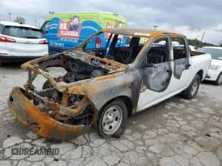 2019 Ram 1500 Tradesman z VIN 3C6RR7KG6KG674384, wystawiony jako Copart lot #81525714 z przebiegiem Nie podano mil oraz Nie do naprawy • Non repairable. Historia ofert i sprzedaży dostępna na DreamBid. Obrazek 1.