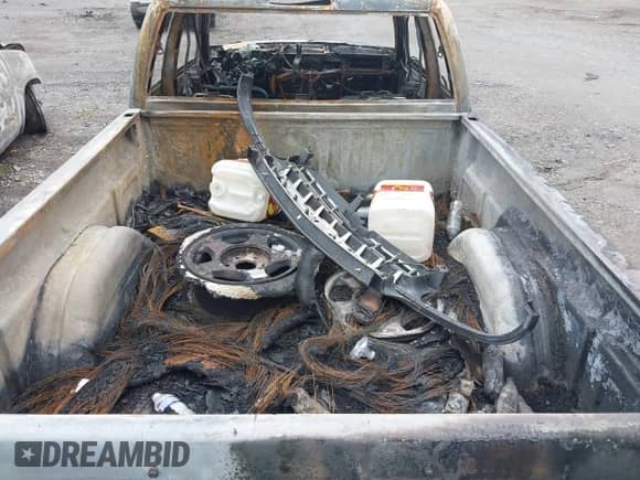2002 Chevrolet Silverado 1500 LS с VIN 2GCEC19T121104102, выставлен на аукционе IAAI как лот 42893505 с пробегом Не указан миль и . История ставок и продаж доступна на DreamBid. Изображение 11.
