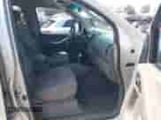 2008 Nissan Frontier SE z VIN 1N6AD07U98C446026, wystawiony jako IAAI lot #42674312 z przebiegiem 228 909 mil mil oraz . Historia ofert i sprzedaży dostępna na DreamBid. Obrazek 5.
