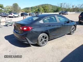 2019 Chevrolet Cruze LT z VIN 1G1BE5SM0K7113067, wystawiony jako IAAI lot #43409259 z przebiegiem 159 641 mil mil oraz . Historia ofert i sprzedaży dostępna na DreamBid. Obrazek 4.