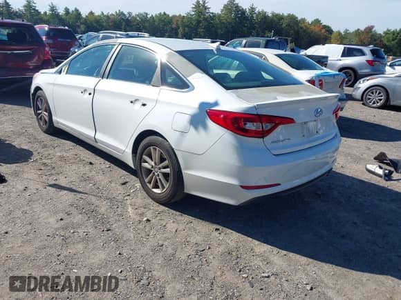 2015 Hyundai Sonata SE с VIN 5NPE24AF9FH017885, выставлен на аукционе IAAI как лот 43309482 с пробегом 59 433 миль миль и . История ставок и продаж доступна на DreamBid. Изображение 3.