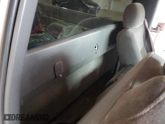 2006 Chevrolet Silverado 1500 Work Truck с VIN 3GCEK14V06G190270, выставлен на аукционе Copart как лот 47387795 с пробегом 110 847 миль миль и Списание • Salvage title. История ставок и продаж доступна на DreamBid. Изображение 10.