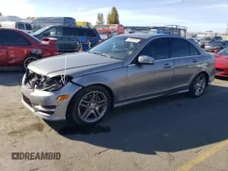 2012 Mercedes-Benz C 350 Sport с VIN WDDGF5HB6CR238991, выставлен на аукционе Copart как лот 80987244 с пробегом 88 594 миль миль и Списание • Salvage title. История ставок и продаж доступна на DreamBid. Изображение 1.