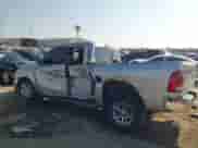 2017 Ram 1500 SLT z VIN 1C6RR6GG7HS682675, wystawiony jako IAAI lot #43188597 z przebiegiem 132 452 mil mil oraz . Historia ofert i sprzedaży dostępna na DreamBid. Obrazek 15.