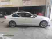 2018 BMW 3 Series 320i z VIN WBA8E1G58JNU92628, wystawiony jako IAAI lot #42905270 z przebiegiem Nie podano mil oraz . Historia ofert i sprzedaży dostępna na DreamBid. Obrazek 13.