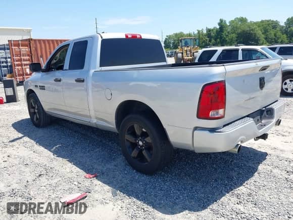 2013 Ram 1500 Express z VIN 1C6RR6FT1DS553131, wystawiony jako IAAI lot #42740236 z przebiegiem 208 491 mil mil oraz . Historia ofert i sprzedaży dostępna na DreamBid. Obrazek 3.