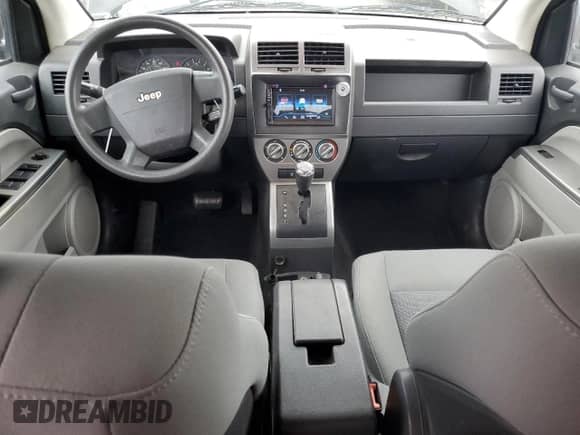 2007 Jeep Compass Sport with VIN 1J8FT47W47D180968, listed as a Copart auction lot 84296085 with 96,757 mi miles and Salvage title. Bid and sale history available at DreamBid. Image 8.