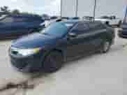 2013 Toyota Camry SE z VIN 4T1BF1FKXDU723970, wystawiony jako Copart lot #81439415 z przebiegiem 199 967 mil mil oraz Szkoda całkowita • Salvage title. Historia ofert i sprzedaży dostępna na DreamBid. Obrazek 1.