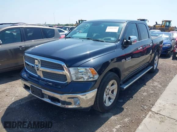 2018 Ram 1500 Big Horn z VIN 1C6RR6LT1JS132672, wystawiony jako IAAI lot #43161381 z przebiegiem 136 924 mil mil oraz . Historia ofert i sprzedaży dostępna na DreamBid. Obrazek 20.
