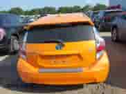 2015 Toyota Prius One z VIN JTDKDTB3XF1107503, wystawiony jako IAAI lot #42519126 z przebiegiem 50 613 mil mil oraz . Historia ofert i sprzedaży dostępna na DreamBid. Obrazek 16.