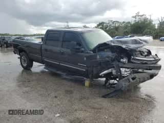 2005 Chevrolet Silverado 2500HD LS с VIN 1GCHC23G95F873586, выставлен на аукционе Copart как лот 83940345 с пробегом 213 309 миль миль и Списание • Salvage title. История ставок и продаж доступна на DreamBid. Изображение 4.