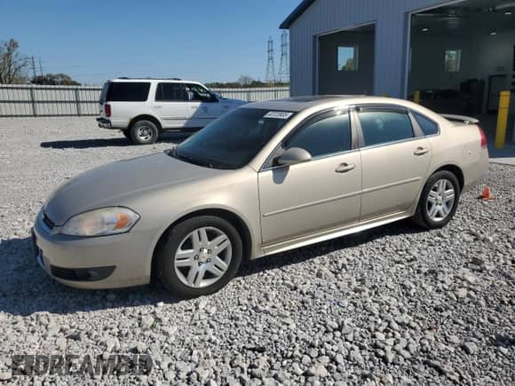 2010 Chevrolet Impala LT с VIN 2G1WB5EK2A1267621, выставлен на аукционе Copart как лот 82223935 с пробегом 170 703 миль миль и Списание • Salvage title. История ставок и продаж доступна на DreamBid. Изображение 1.