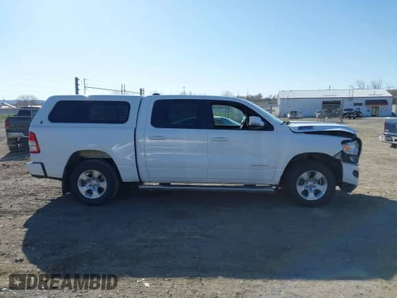 2024 Ram 1500 Big Horn z VIN 1C6SRFFT2RN119324, wystawiony jako IAAI lot #42025347 z przebiegiem 54 131 mil mil oraz . Historia ofert i sprzedaży dostępna na DreamBid. Obrazek 13.