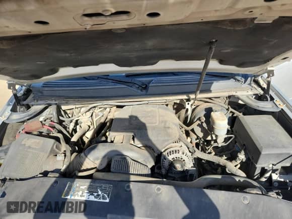 2011 Cadillac Escalade ESV Premium с VIN 1GYS3JEFXBR134946, выставлен на аукционе Copart как лот 90051025 с пробегом 141 139 миль миль и Списание • Salvage title. История ставок и продаж доступна на DreamBid. Изображение 12.