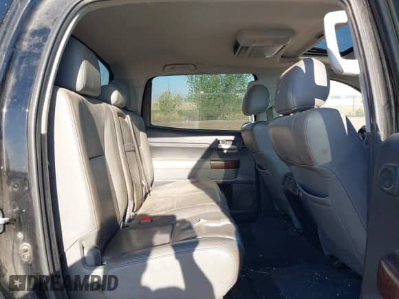 2013 Toyota Tundra Limited с VIN 5TFHW5F19DX313379, выставлен на аукционе IAAI как лот 42240976 с пробегом 164 558 миль миль и . История ставок и продаж доступна на DreamBid. Изображение 8.