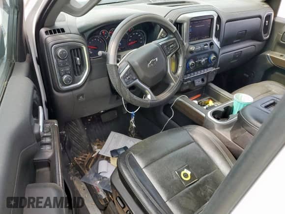 2020 Chevrolet Silverado 1500 RST z VIN 3GCUYEED7LG284455, wystawiony jako Copart lot #70129605 z przebiegiem 73 082 mil mil oraz Szkoda całkowita • Salvage title. Historia ofert i sprzedaży dostępna na DreamBid. Obrazek 8.