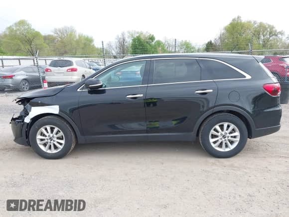 2019 Kia Sorento L with VIN 5XYPG4A38KG576667, listed as a IAAI auction lot 42135215 with 95,417 mi miles and . Bid and sale history available at DreamBid. Image 14.