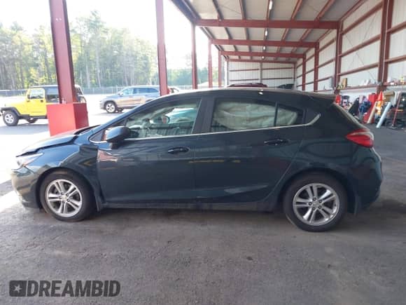 2018 Chevrolet Cruze LT с VIN 3G1BE6SM4JS629776, выставлен на аукционе IAAI как лот 42733398 с пробегом 34 818 миль миль и . История ставок и продаж доступна на DreamBid. Изображение 14.