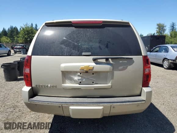 2014 Chevrolet Suburban LTZ z VIN 1GNSKKE75ER101890, wystawiony jako Copart lot #65969415 z przebiegiem 181 338 mil mil oraz Szkoda całkowita • Salvage title. Historia ofert i sprzedaży dostępna na DreamBid. Obrazek 6.