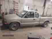 2001 Chevrolet S-10 LS с VIN 1GCCS195218201980, выставлен на аукционе IAAI как лот 42509504 с пробегом Не указан миль и . История ставок и продаж доступна на DreamBid. Изображение 14.