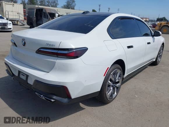 2024 BMW 7 Series 760i xDrive with VIN WBA33EJ07RCP97937, listed as a IAAI auction lot 42272253 with Not provided miles and . Bid and sale history available at DreamBid. Image 4.
