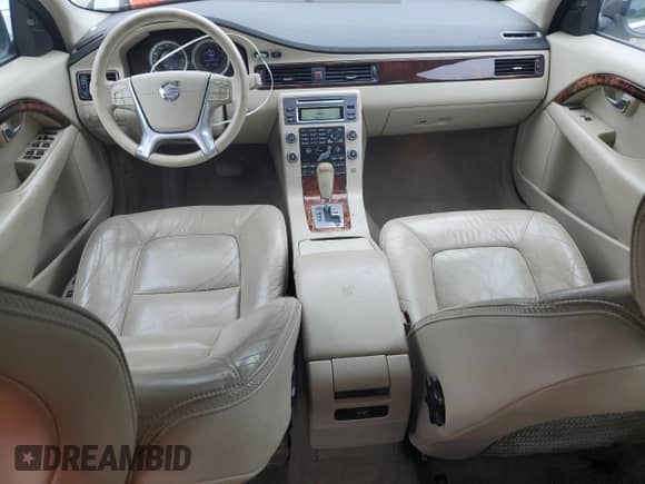 2010 Volvo XC70 3.0T с VIN YV4992BZ2A1080396, выставлен на аукционе Copart как лот 69908025 с пробегом 224 880 миль миль и Списание • Salvage title. История ставок и продаж доступна на DreamBid. Изображение 8.