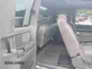 2000 Chevrolet Silverado 2500 LS z VIN 1GCGK29U5YE299414, wystawiony jako IAAI lot #42521136 z przebiegiem 246 128 mil mil oraz . Historia ofert i sprzedaży dostępna na DreamBid. Obrazek 8.