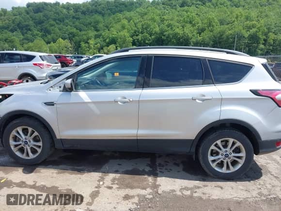 2017 Ford Escape SE с VIN 1FMCU9G98HUE25329, выставлен на аукционе IAAI как лот 42496618 с пробегом 149 370 миль миль и . История ставок и продаж доступна на DreamBid. Изображение 15.