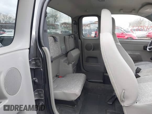 2007 Chevrolet Colorado 1LT z VIN 1GCCS199578140507, wystawiony jako IAAI lot #41518553 z przebiegiem 155 550 mil mil oraz . Historia ofert i sprzedaży dostępna na DreamBid. Obrazek 8.