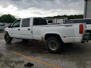 1998 Chevrolet Silverado 3500 z VIN 1GCHK33J1WF007127, wystawiony jako Copart lot #62726174 z przebiegiem 166 420 mil mil oraz Szkoda całkowita • Salvage title. Historia ofert i sprzedaży dostępna na DreamBid. Obrazek 2.