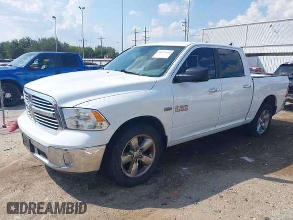 2017 Ram 1500 Lone Star z VIN 1C6RR6LTXHS536418, wystawiony jako IAAI lot #43237445 z przebiegiem 180 509 mil mil oraz . Historia ofert i sprzedaży dostępna na DreamBid. Obrazek 18.