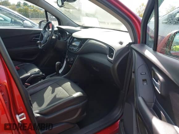 2018 Chevrolet Trax LT с VIN 3GNCJLSB2JL417710, выставлен на аукционе IAAI как лот 43381583 с пробегом 49 572 миль миль и . История ставок и продаж доступна на DreamBid. Изображение 5.
