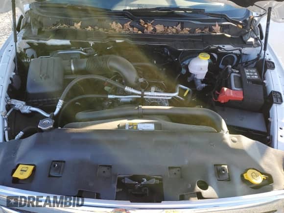 2023 Ram 1500 Tradesman z VIN 1C6RR7FT6PS586023, wystawiony jako Copart lot #82373804 z przebiegiem 3 304 mil mil oraz Szkoda całkowita • Salvage title. Historia ofert i sprzedaży dostępna na DreamBid. Obrazek 13.