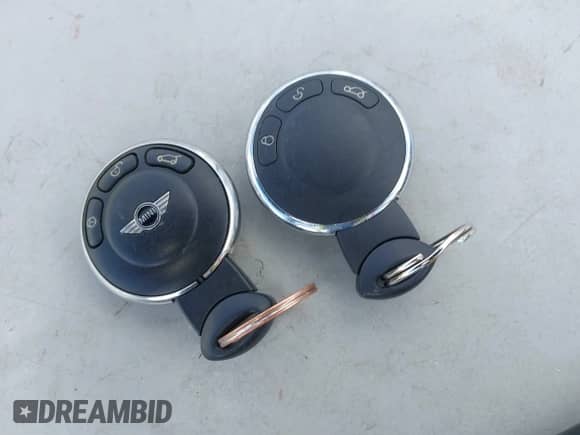 2012 MINI Hardtop with VIN WMWSU3C50CT255544, listed as a IAAI auction lot 42533243 with 102,422 mi miles and . Bid and sale history available at DreamBid. Image 11.