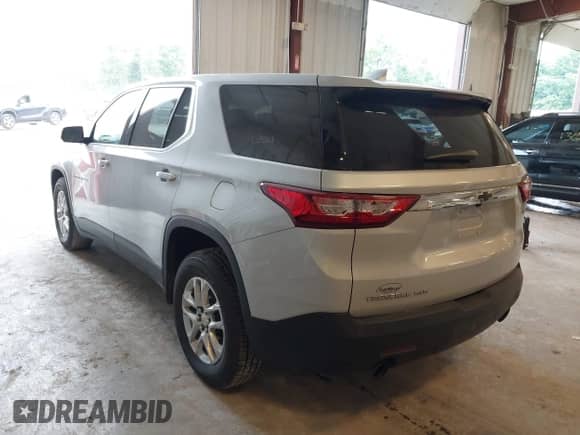 2020 Chevrolet Traverse LS z VIN 1GNEVFKW2LJ192507, wystawiony jako IAAI lot #42727305 z przebiegiem 184 235 mil mil oraz . Historia ofert i sprzedaży dostępna na DreamBid. Obrazek 3.