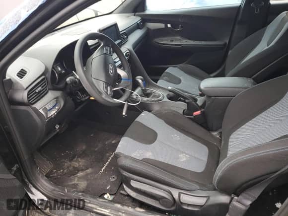 2019 Hyundai Veloster 2.0 z VIN KMHTG6AFXKU011920, wystawiony jako Copart lot #40212823 z przebiegiem 47 469 mil mil oraz . Historia ofert i sprzedaży dostępna na DreamBid. Obrazek 7.