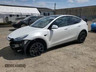2021 Tesla Model Y Long Range с VIN 5YJYGDEE9MF204636, выставлен на аукционе Copart как лот 67062635 с пробегом 31 780 миль миль и Списание • Salvage title. История ставок и продаж доступна на DreamBid. Изображение 1.