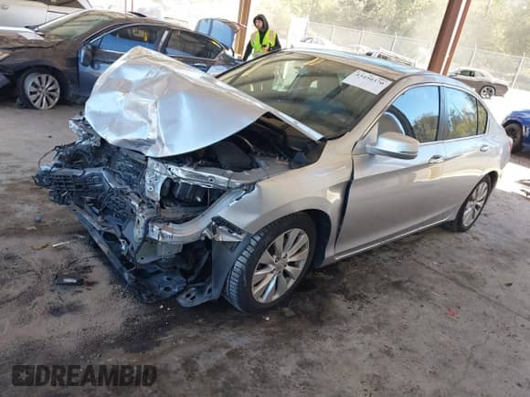 2014 Honda Accord EX с VIN 1HGCR2F70EA040150, выставлен на аукционе IAAI как лот 43450370 с пробегом 132 805 миль миль и . История ставок и продаж доступна на DreamBid. Изображение 2.