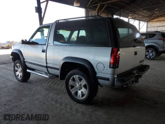 1994 Chevrolet Blazer с VIN 1GNEK18K5RJ321784, выставлен на аукционе Copart как лот 77230324 с пробегом 187 484 миль миль и Списание • Salvage title. История ставок и продаж доступна на DreamBid. Изображение 2.