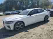 2024 Volvo S60 Plus Dark Theme z VIN 7JRL12FL4RG300900, wystawiony jako Copart lot #54564055 z przebiegiem Nie podano mil oraz Czysty tytuł • Clean title. Historia ofert i sprzedaży dostępna na DreamBid. Obrazek 1.