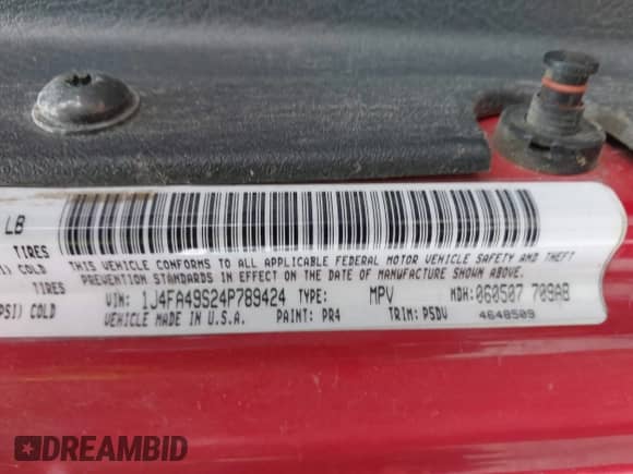 2004 Jeep Wrangler Sport z VIN 1J4FA49S24P789424, wystawiony jako IAAI lot #43549917 z przebiegiem 163 340 mil mil oraz . Historia ofert i sprzedaży dostępna na DreamBid. Obrazek 9.