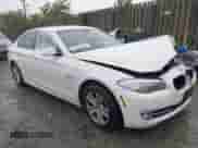 2013 BMW 5 Series 528i xDrive с VIN WBAXH5C54DD110492, выставлен на аукционе IAAI как лот 42314739 с пробегом Не указан миль и . История ставок и продаж доступна на DreamBid. Изображение 1.