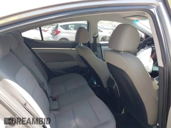 2020 Hyundai Elantra SEL z VIN KMHD84LF4LU996882, wystawiony jako IAAI lot #43320395 z przebiegiem 125 404 mil mil oraz . Historia ofert i sprzedaży dostępna na DreamBid. Obrazek 8.