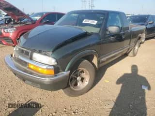 2003 Chevrolet S-10 LS с VIN 1GCCS19X138238748, выставлен на аукционе Copart как лот 68881305 с пробегом 153 903 миль миль и Списание • Salvage title. История ставок и продаж доступна на DreamBid. Изображение 1.