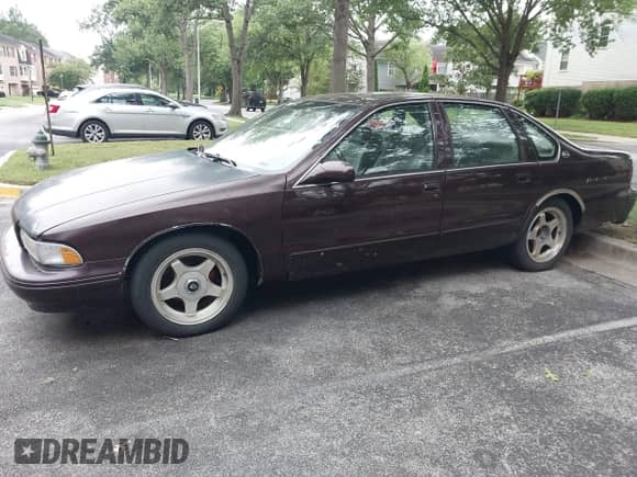 1996 Chevrolet Caprice 1SA Special Value с VIN 1G1BL52PXTR177137, выставлен на аукционе IAAI как лот 42901781 с пробегом Не указан миль и . История ставок и продаж доступна на DreamBid. Изображение 2.
