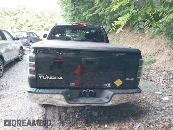 2008 Toyota Tundra with VIN 5TBDV54198S513123, listed as a IAAI auction lot 39662074 with 98,880 mi miles and . Bid and sale history available at DreamBid. Image 17.