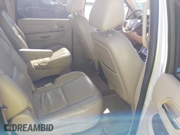 2009 Cadillac Escalade ESV with VIN 1GYFK26269R263525, listed as a IAAI auction lot 42274557 with 135,140 mi miles and . Bid and sale history available at DreamBid. Image 8.